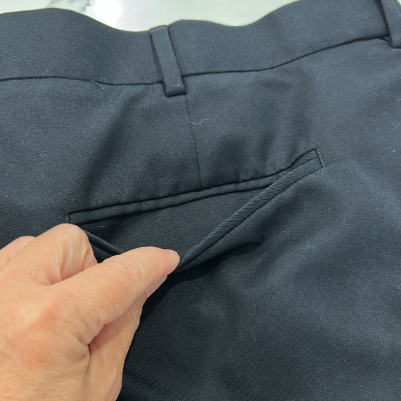 Dress Shorts. Black Front Pockets Pleated Shorts. Size 42 - Picture 10 of 12